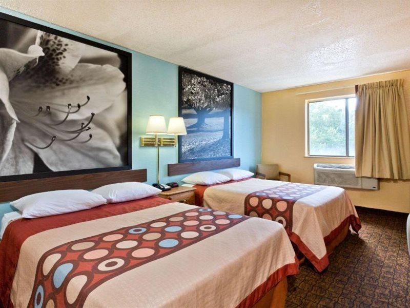 ซูเปอร์ 8 บาย วินด์แฮม เลซิงตันพาร์ค/แคลิฟอร์เนีย แอเรีย Hotel ภายนอก รูปภาพ
