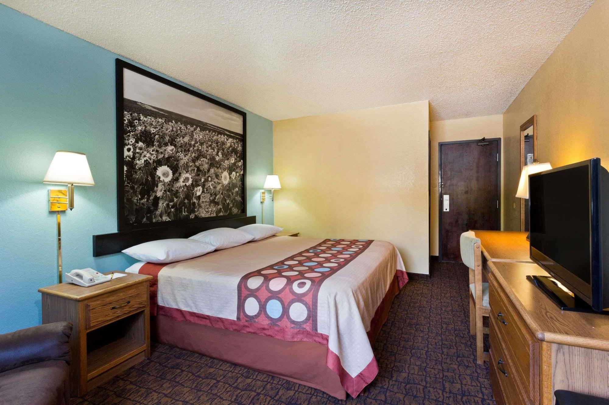 ซูเปอร์ 8 บาย วินด์แฮม เลซิงตันพาร์ค/แคลิฟอร์เนีย แอเรีย Hotel ภายนอก รูปภาพ