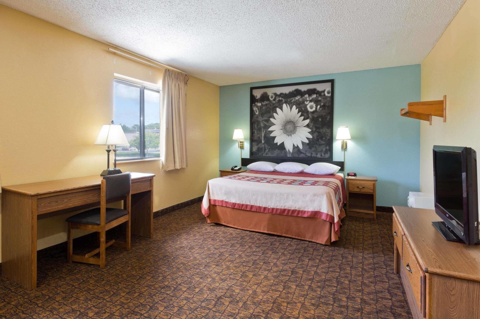 ซูเปอร์ 8 บาย วินด์แฮม เลซิงตันพาร์ค/แคลิฟอร์เนีย แอเรีย Hotel ภายนอก รูปภาพ